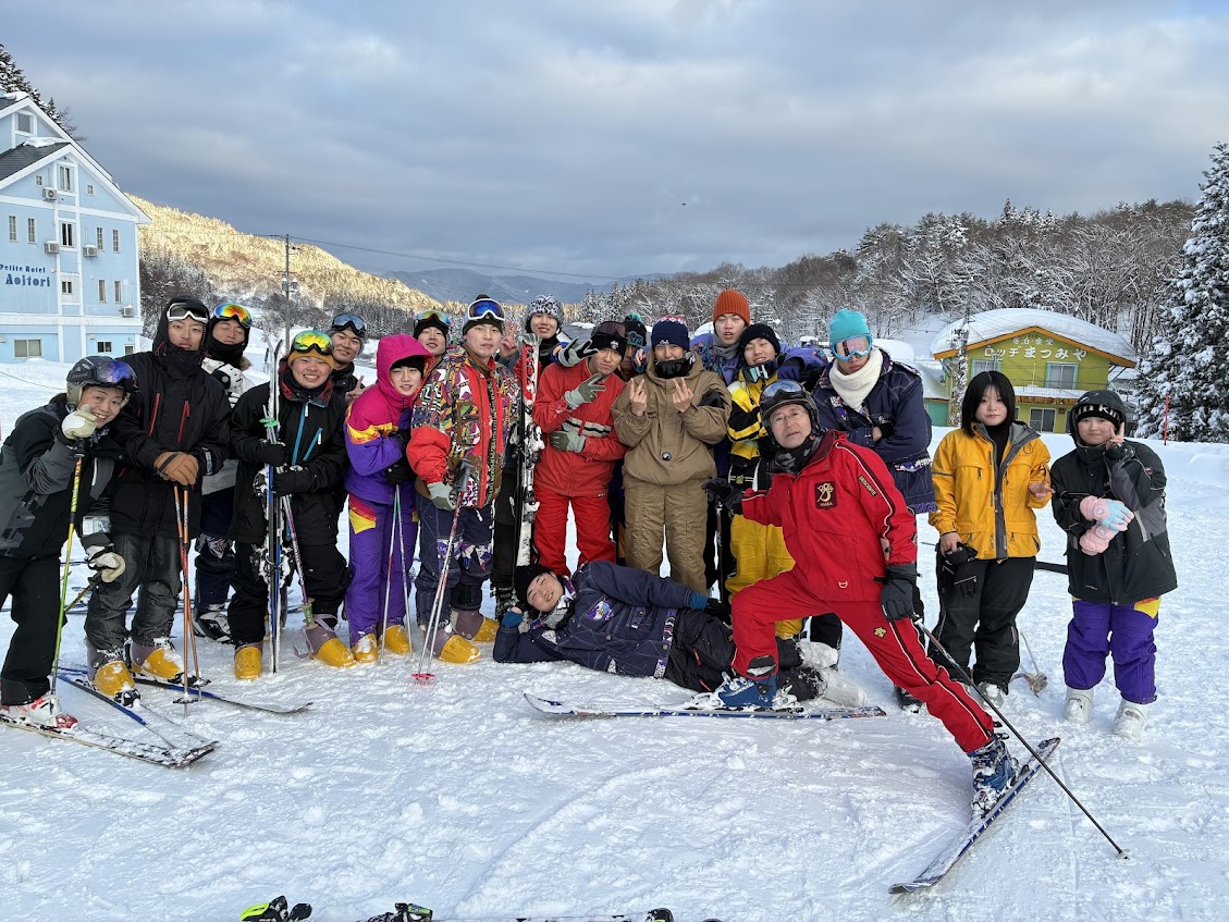 野外活動Ⅱ（ウインタースポーツ）無事に終えました！！